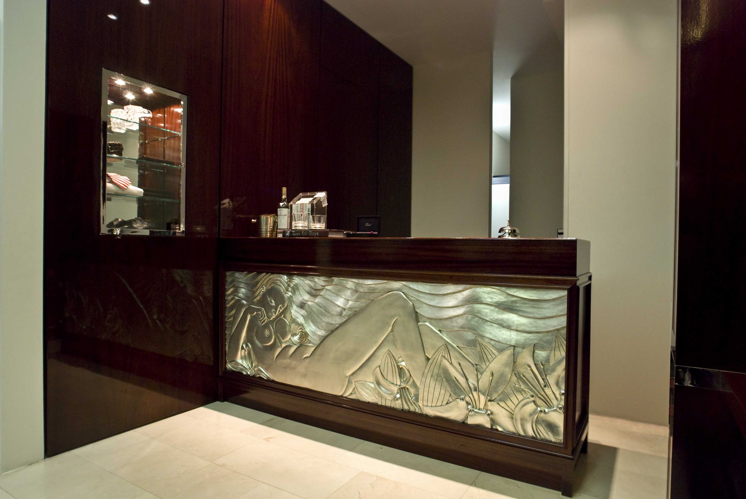 shop interior wood 5 scaled